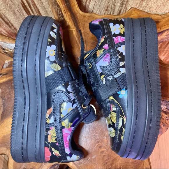 Nike Vandal 2K LX Women's Platform Sneakers Floral Black Gold AQ7892-001 size 10 - Picture 3 of 5